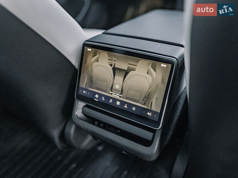 Седан Tesla Model 3 2025 в Ровно фото 98 Седан Tesla Model 3 2025 в Ровно