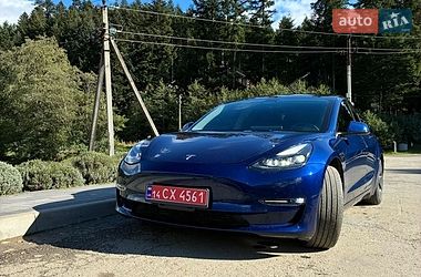 Седан Tesla Model 3 2023 в Сколе