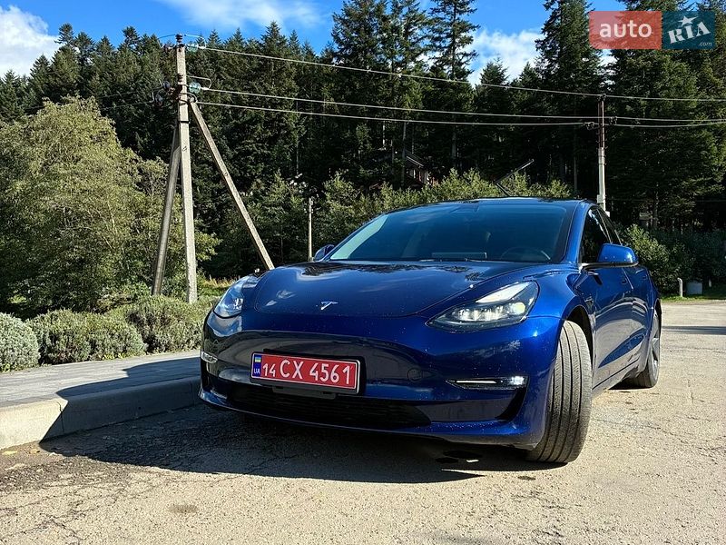 Седан Tesla Model 3 2023 в Сколе