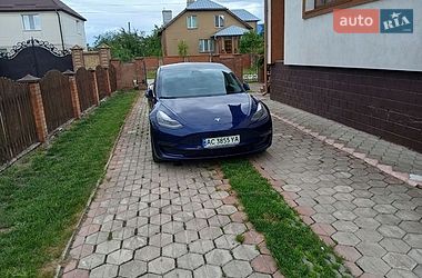 Седан Tesla Model 3 2021 в Млинове