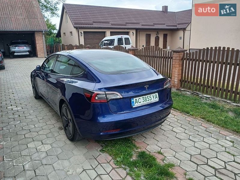 Седан Tesla Model 3 2021 в Млинове