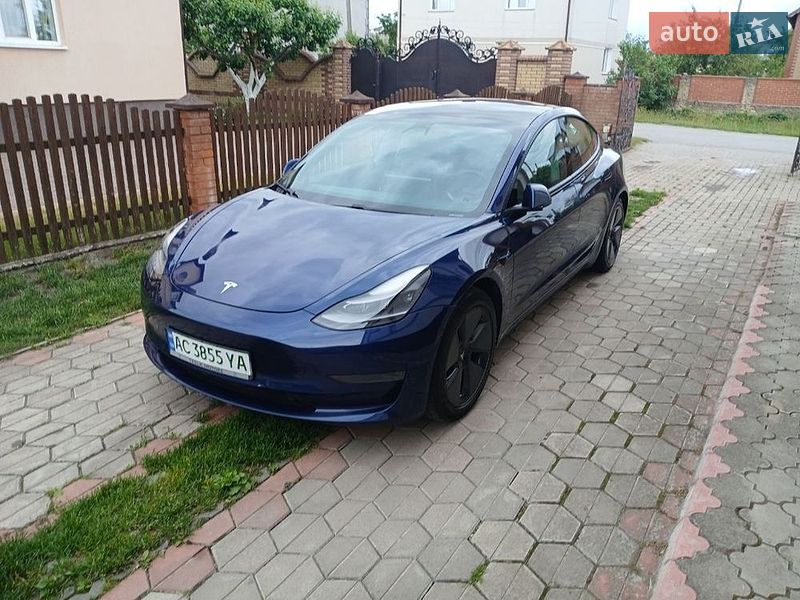 Седан Tesla Model 3 2021 в Млинове