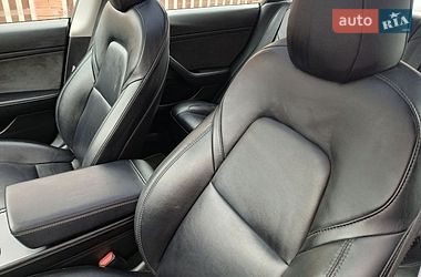 Седан Tesla Model 3 2021 в Млинове