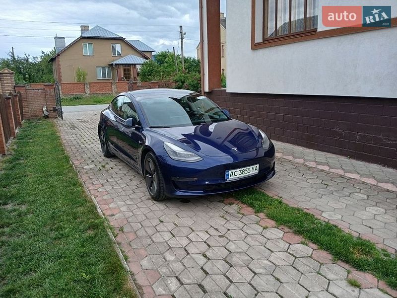 Седан Tesla Model 3 2021 в Млинове
