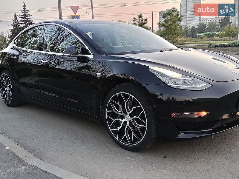 Tesla Model 3 2018