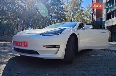 Седан Tesla Model 3 2018 в Тернополе