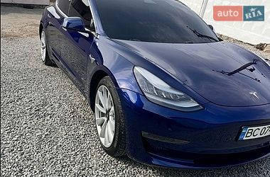 Седан Tesla Model 3 2018 в Львове