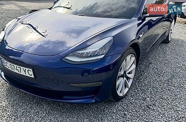 Седан Tesla Model 3 2018 в Львові