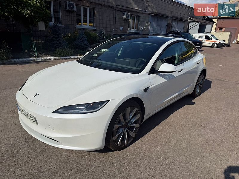 Седан Tesla Model 3 2025 в Києві