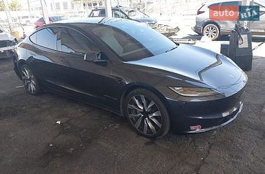 Седан Tesla Model 3 2024 в Тернополе