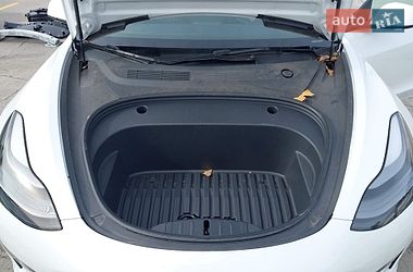 Седан Tesla Model 3 2023 в Луцьку
