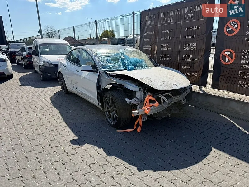 Tesla Model 3 2022