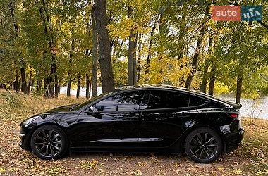 Седан Tesla Model 3 2018 в Сумах