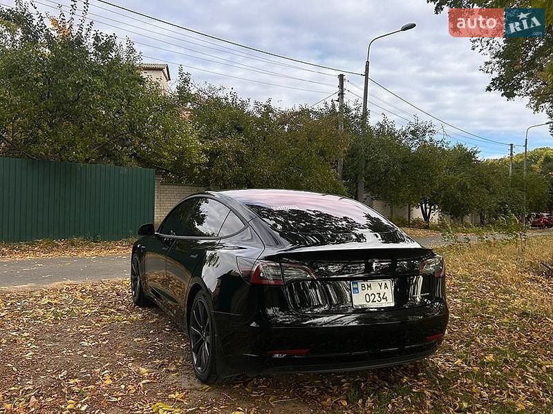 Седан Tesla Model 3 2018 в Сумах
