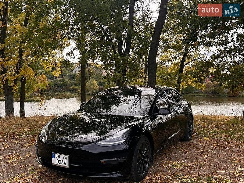 Седан Tesla Model 3 2018 в Сумах