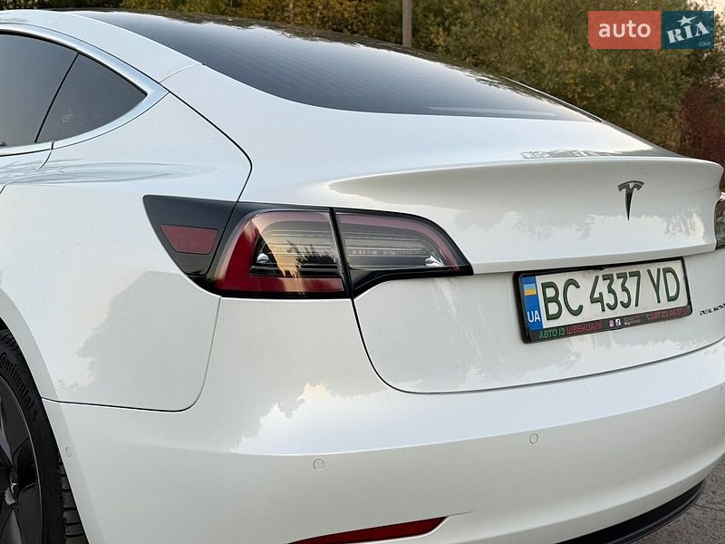 Седан Tesla Model 3 2019 в Трускавце