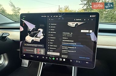 Седан Tesla Model 3 2019 в Трускавце