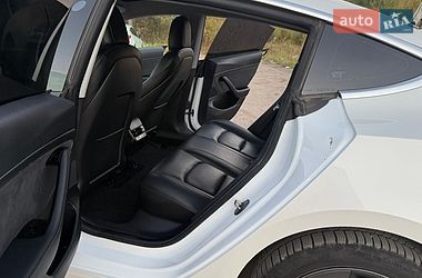Седан Tesla Model 3 2019 в Трускавце