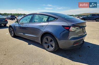 Седан Tesla Model 3 2023 в Черновцах