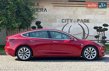 Седан Tesla Model 3 2018 в Львові
