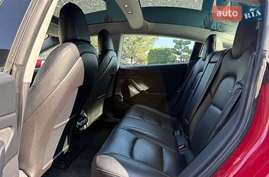 Седан Tesla Model 3 2018 в Львові