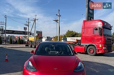 Седан Tesla Model 3 2020 в Львове
