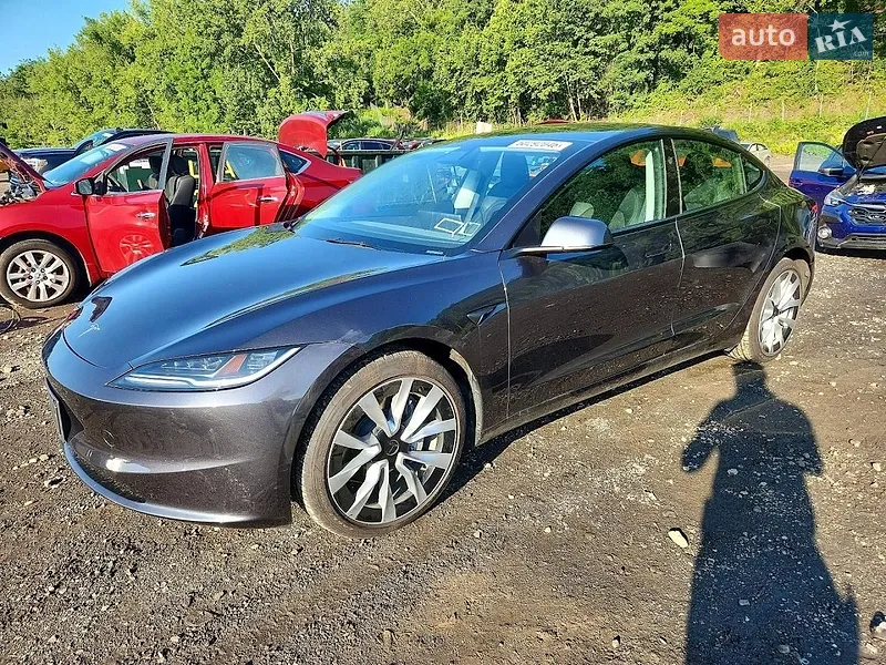 Tesla Model 3 2025
