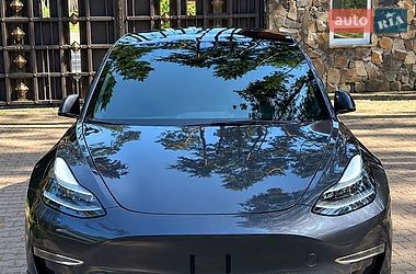 Седан Tesla Model 3 2021 в Новояворовске