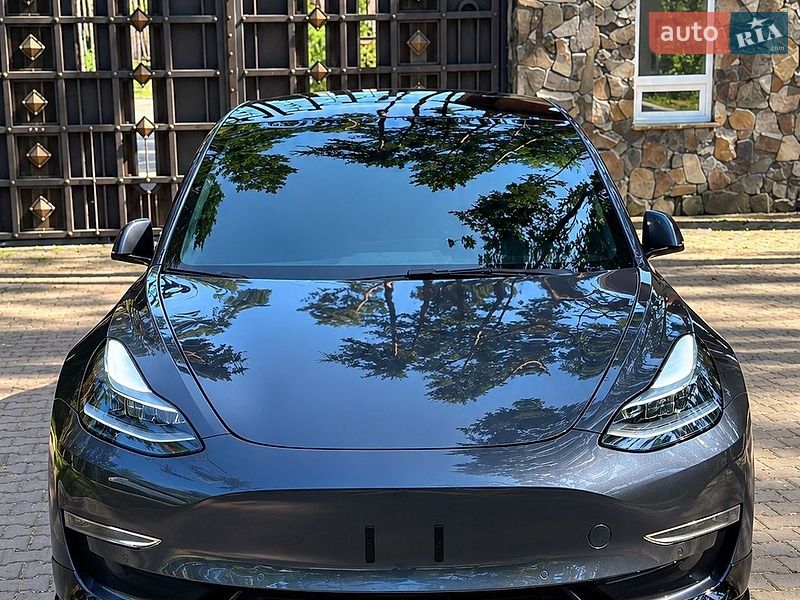 Tesla Model 3 2021