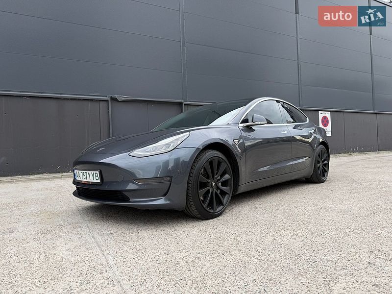 Tesla Model 3 2019
