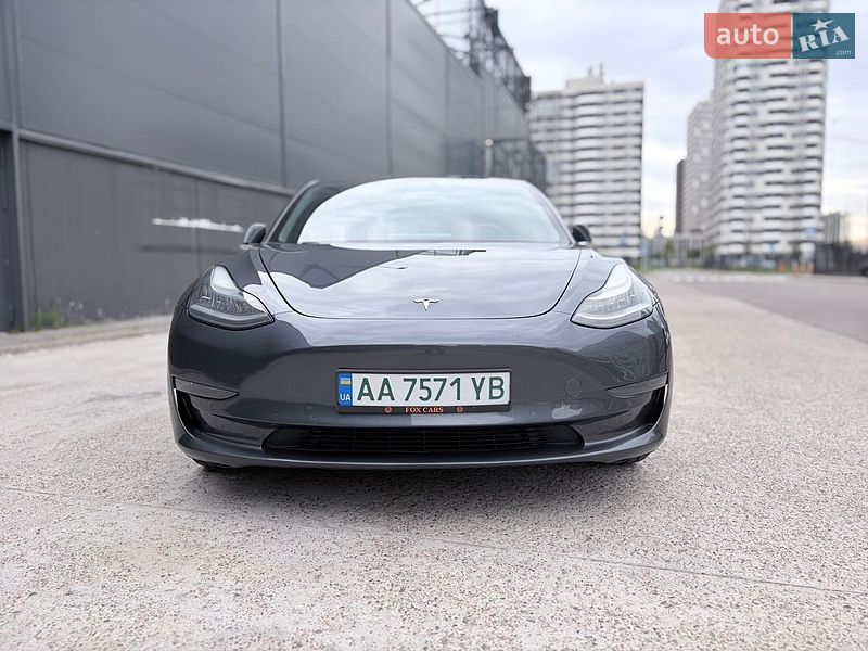 Седан Tesla Model 3 2019 в Києві
