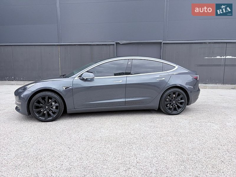 Седан Tesla Model 3 2019 в Києві