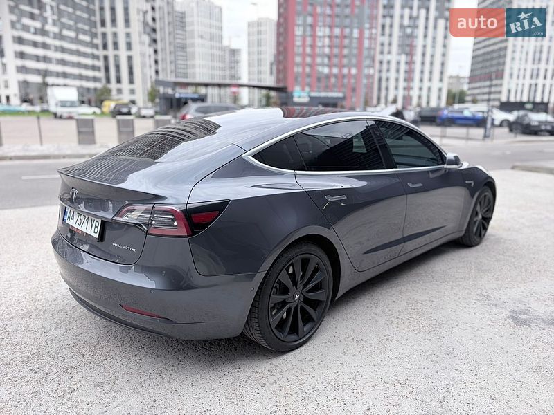 Седан Tesla Model 3 2019 в Києві