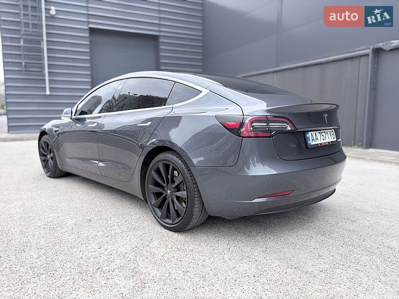 Седан Tesla Model 3 2019 в Києві