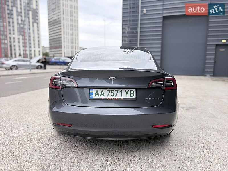 Седан Tesla Model 3 2019 в Києві