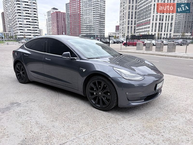 Седан Tesla Model 3 2019 в Києві