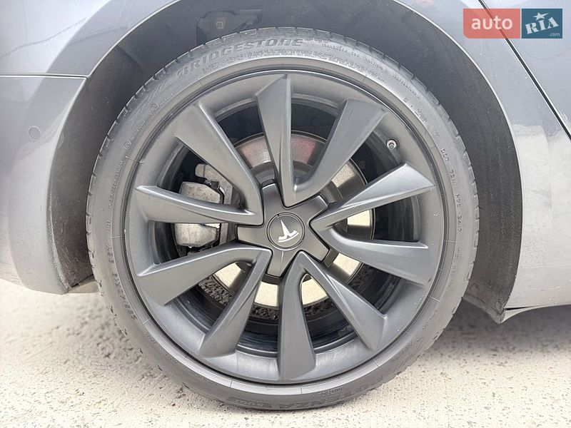 Седан Tesla Model 3 2019 в Києві