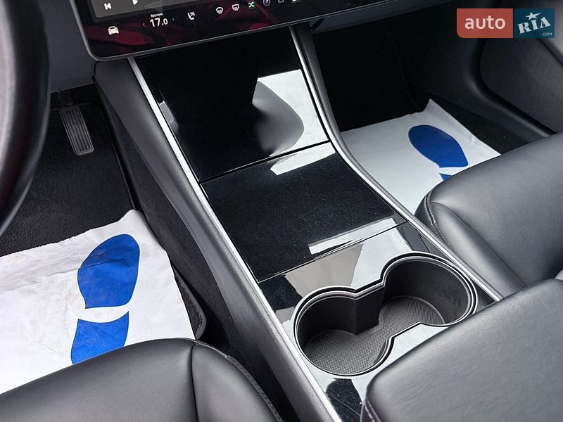 Седан Tesla Model 3 2019 в Києві