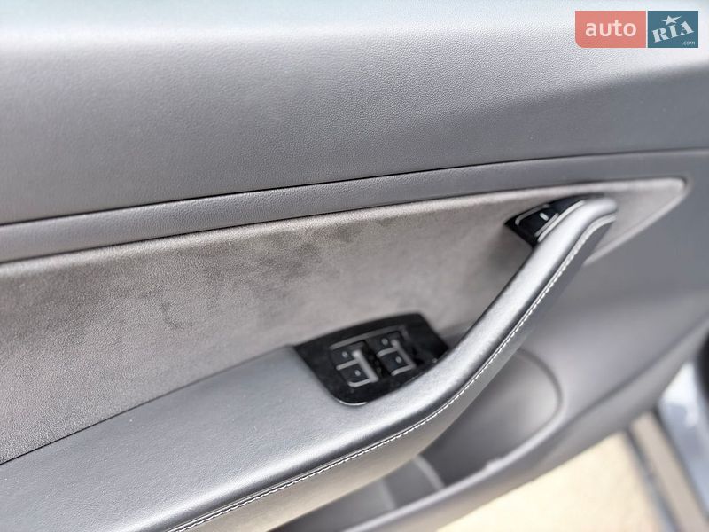 Седан Tesla Model 3 2019 в Києві