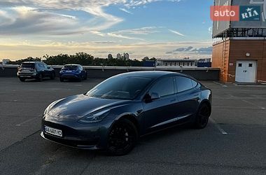 Седан Tesla Model 3 2021 в Києві