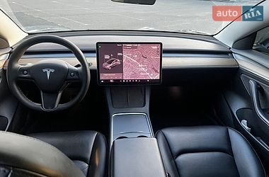 Седан Tesla Model 3 2021 в Києві