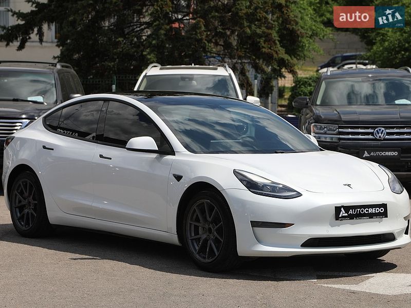 Седан Tesla Model 3 2021 в Харкові