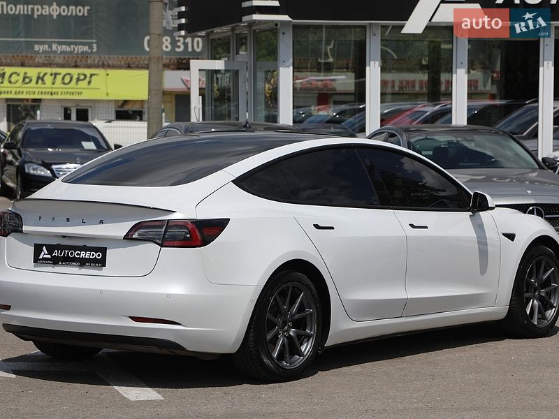 Седан Tesla Model 3 2021 в Харкові