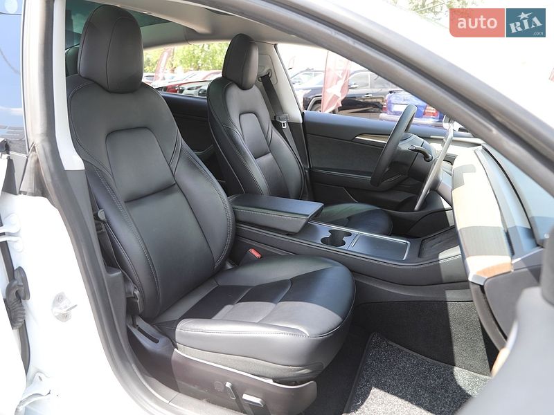 Седан Tesla Model 3 2021 в Харкові