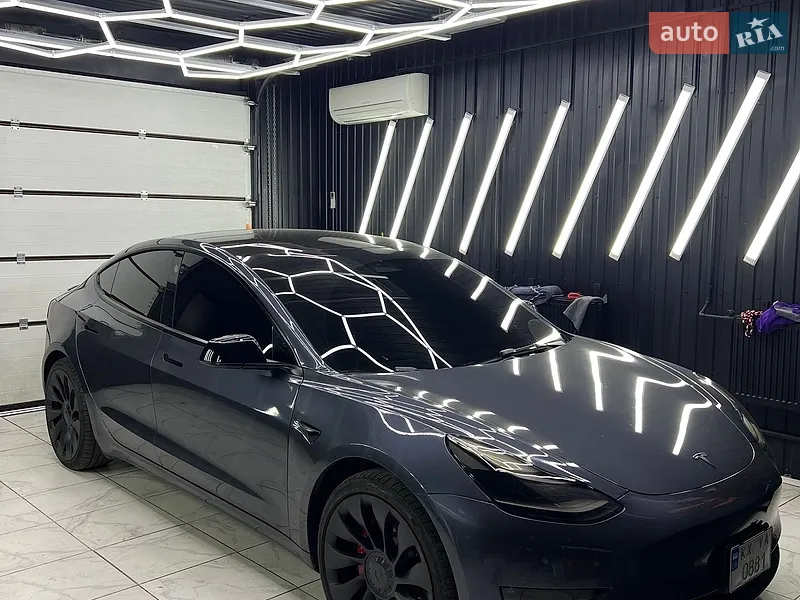 Tesla Model 3 2023