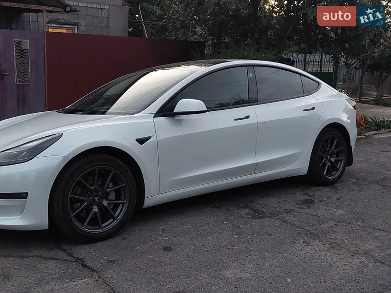 Tesla Model 3 2020