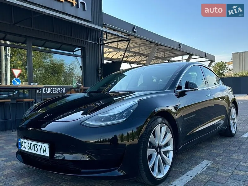 Tesla Model 3 2020