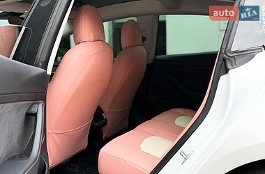 Седан Tesla Model 3 2021 в Киеве