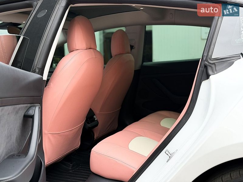 Седан Tesla Model 3 2021 в Киеве