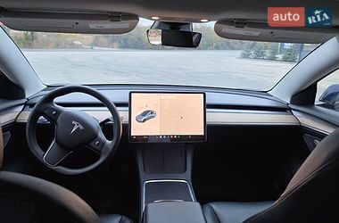 Седан Tesla Model 3 2021 в Ужгороді